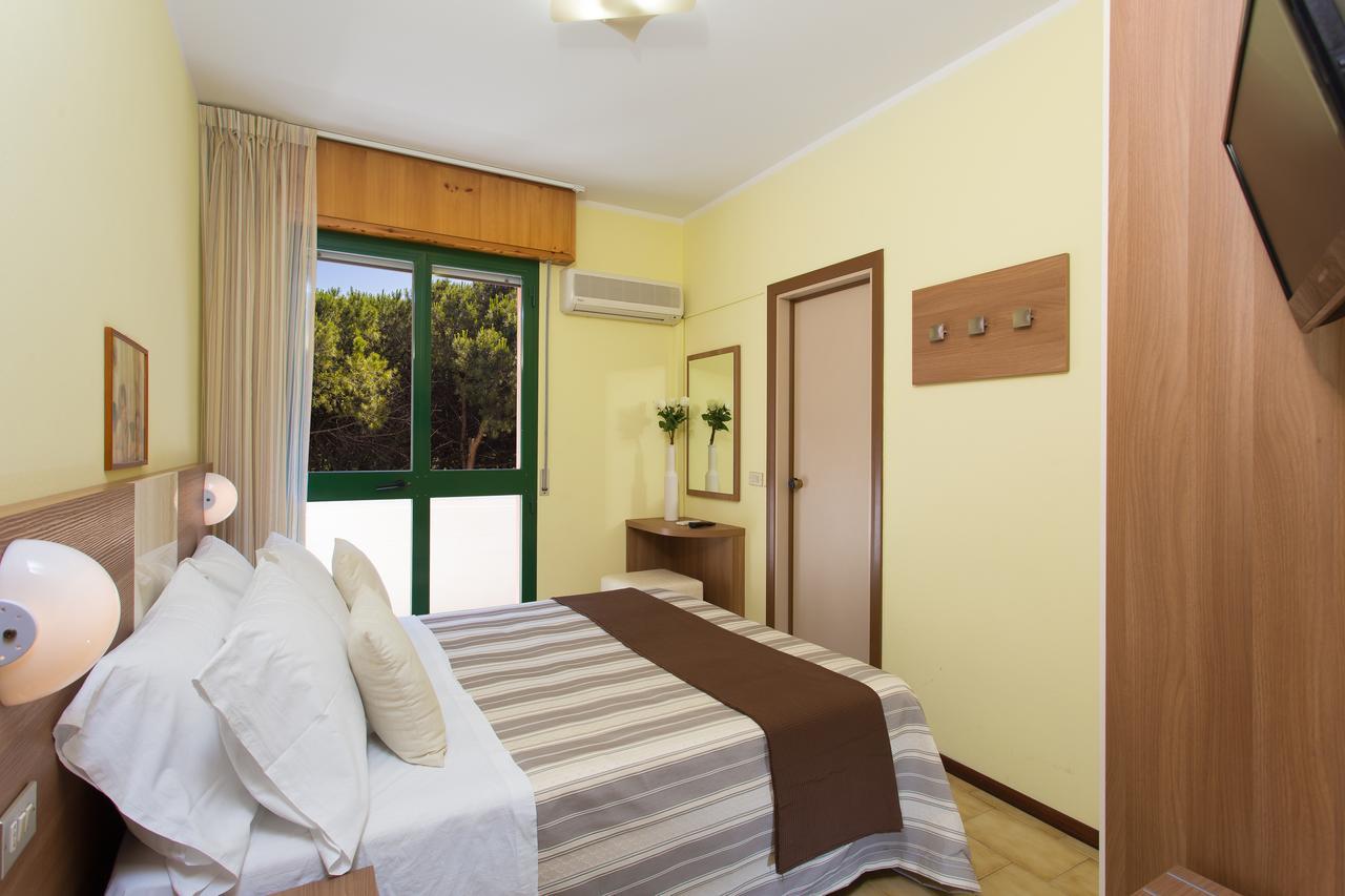 Hotel Valentino Pinarella Kamer foto